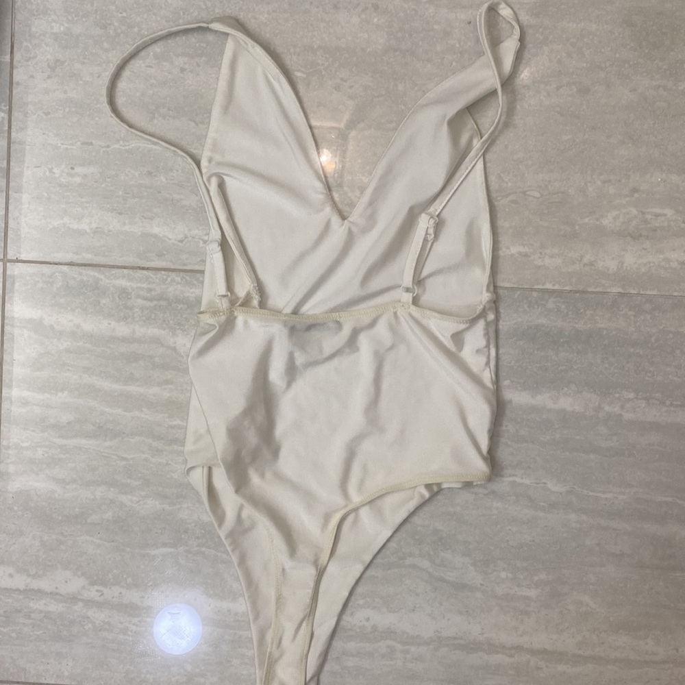 SHEIN light cream bodysuit plunge neck - Picture 2 of 2